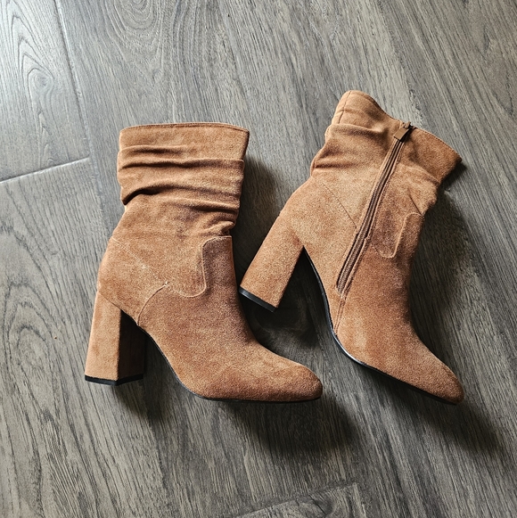 Bella Marie Shoes - Bella Marie, Women's Tan Suede Boots, Size 7.5 New